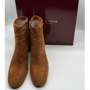 NIB Taryn Rose Brown Suede 'Fortuna' Block Heel Ankle Bootie sz 8.5M
